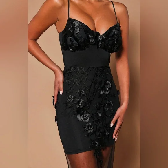 Luxe Embroidered Formal Maxi Dress Gown - Size S - Black - New wi/ Tags - Picture 4 of 4